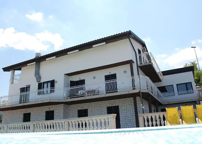 Guest Palma 3* بورتوروز